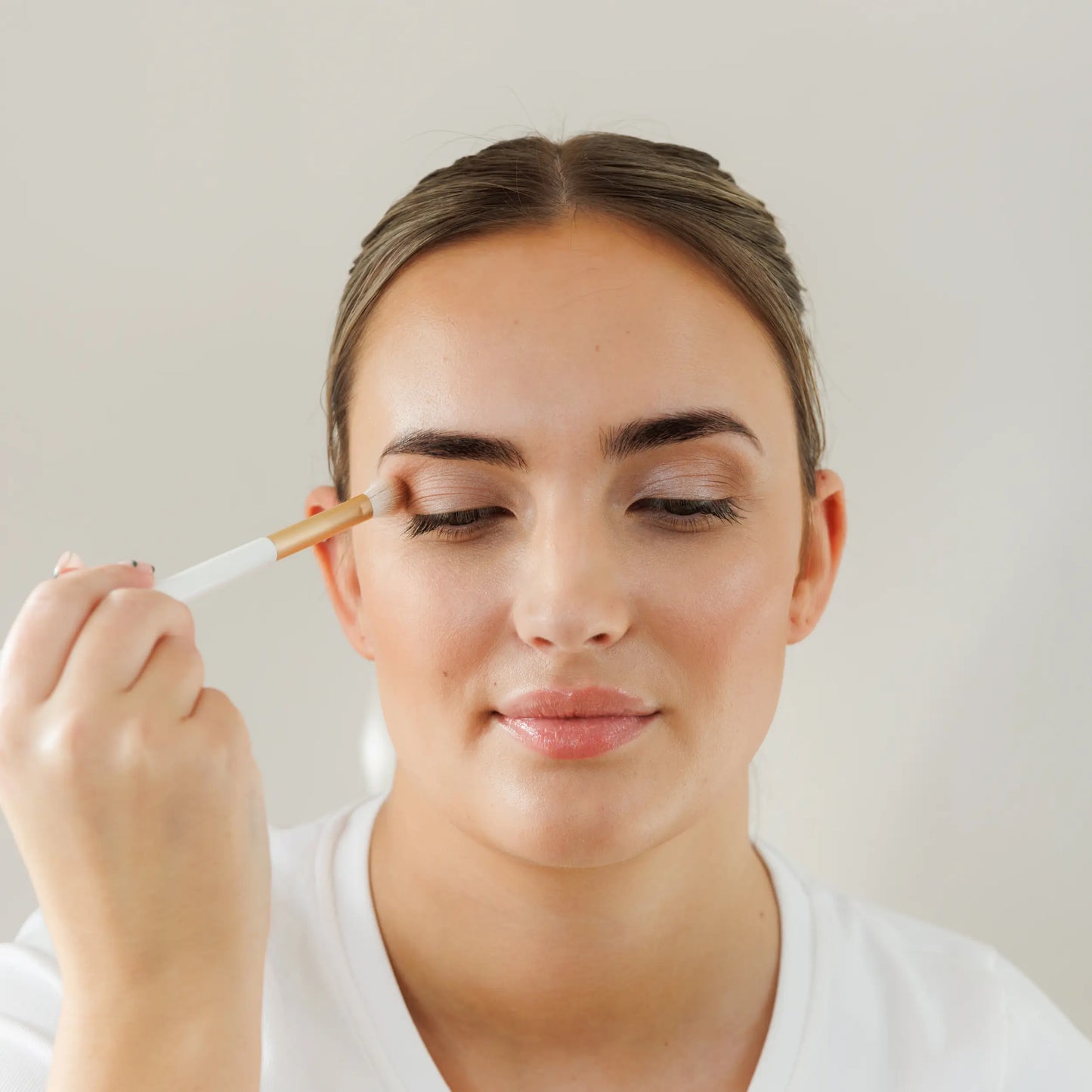 010 BLENDING EYESHADOW BRUSH