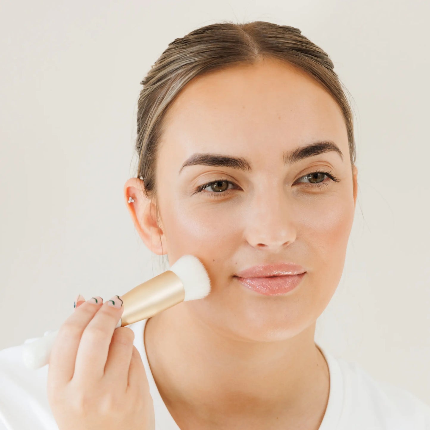 002 FLAWLESS FOUNDATION BRUSH